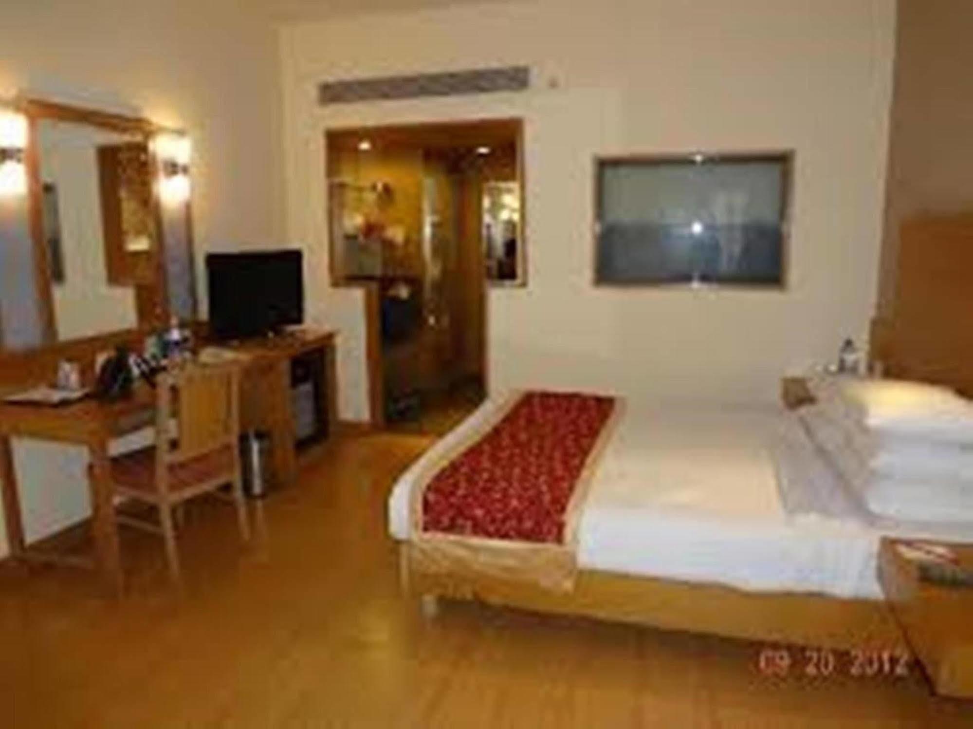 Vits Aurangabad Hotel Екстериор снимка